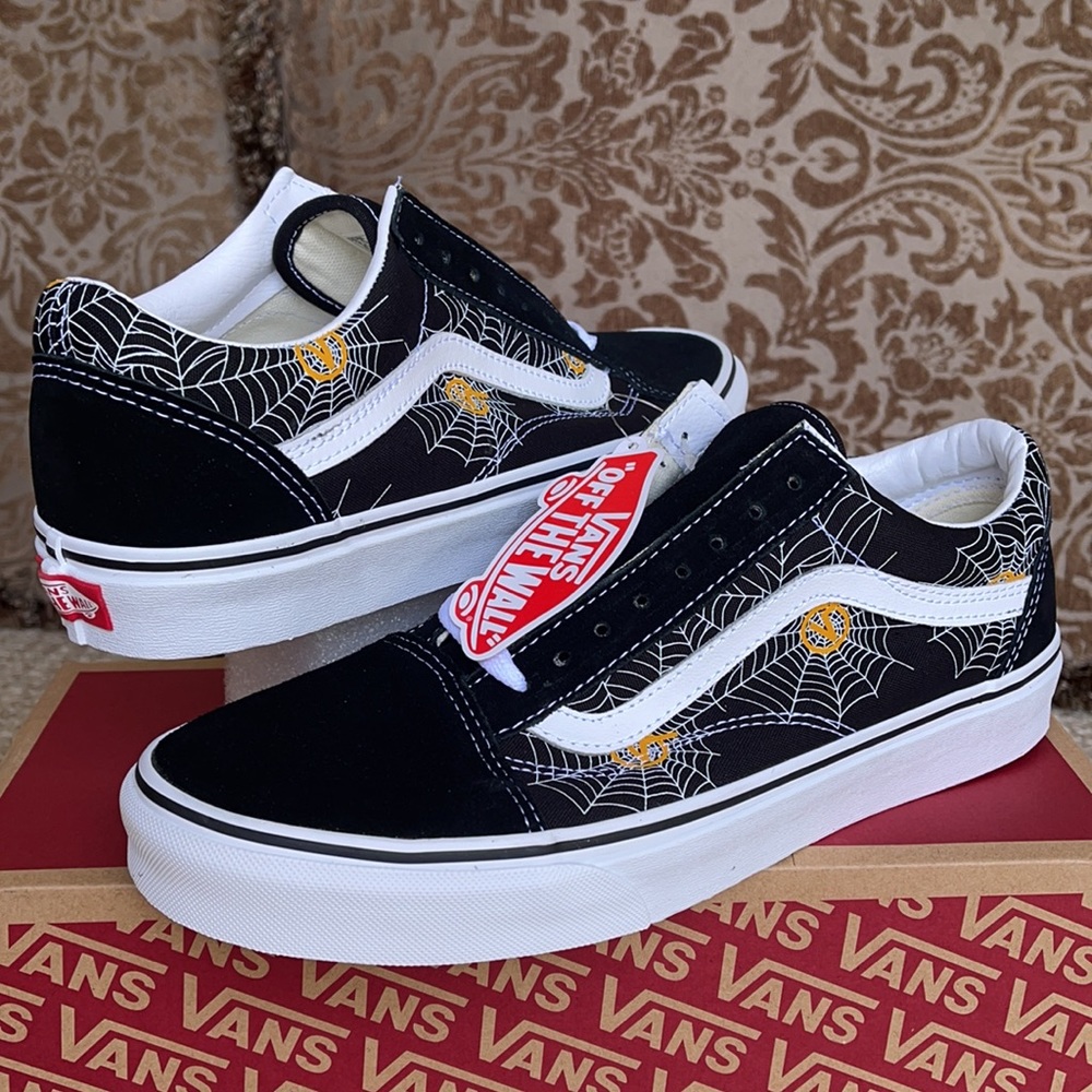 Vans WMNS Old Skool Printed Spider Web/Black Sneakers - Picture 2 of 16
